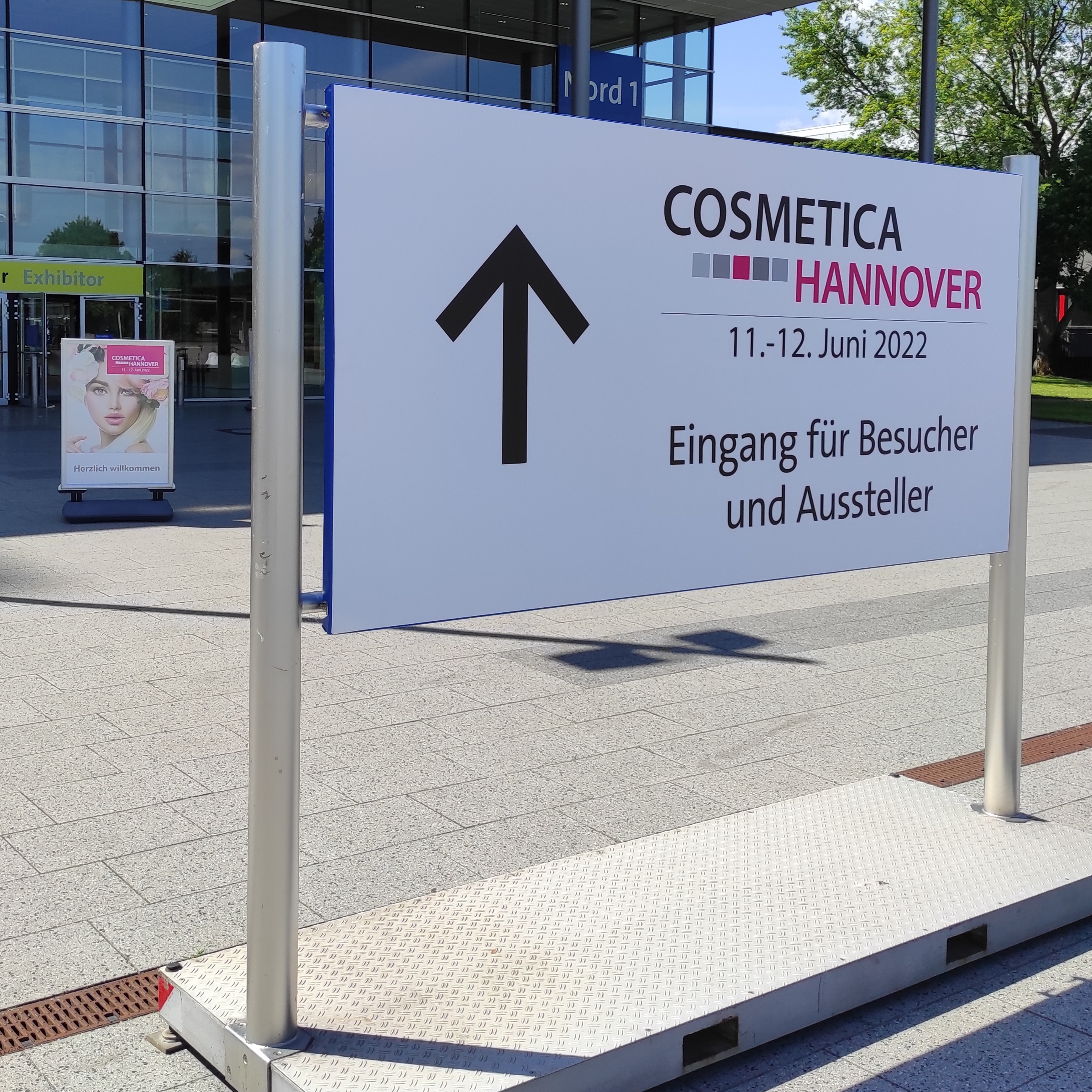 Eingang COSMETICA Eingang COSMETICA